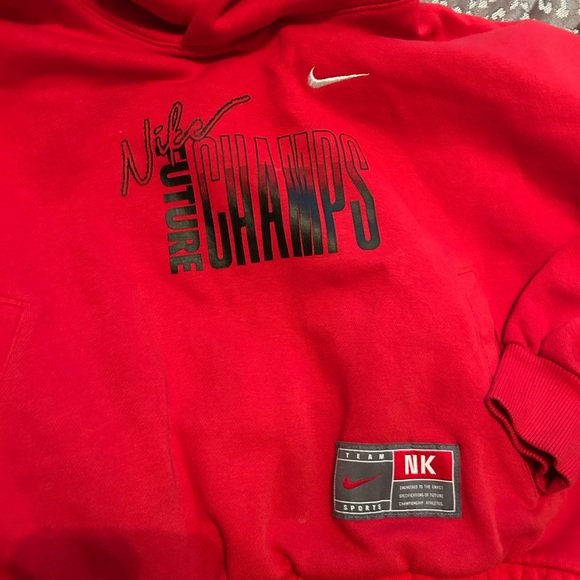 Nike Vibrant Red Apparel - Picture 3 of 4